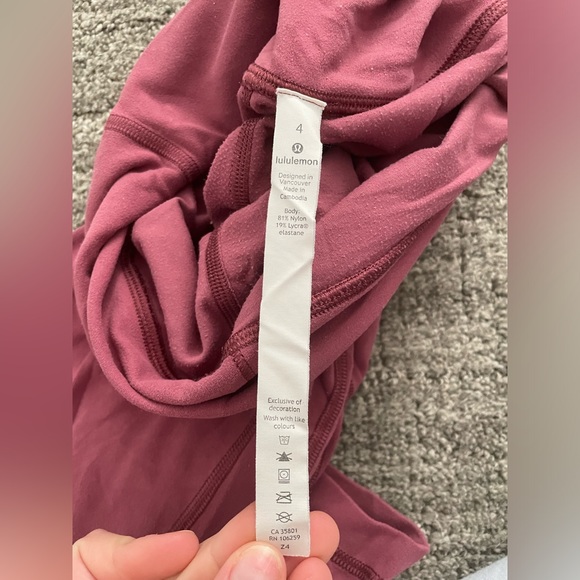 Lululemon align high rise crop 23” in mauve - Picture 3 of 4